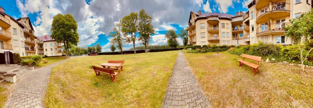 Sonnige Maisonette-Wohnung Mit Blick Auf Die Bucht Dziwnow Exterior photo